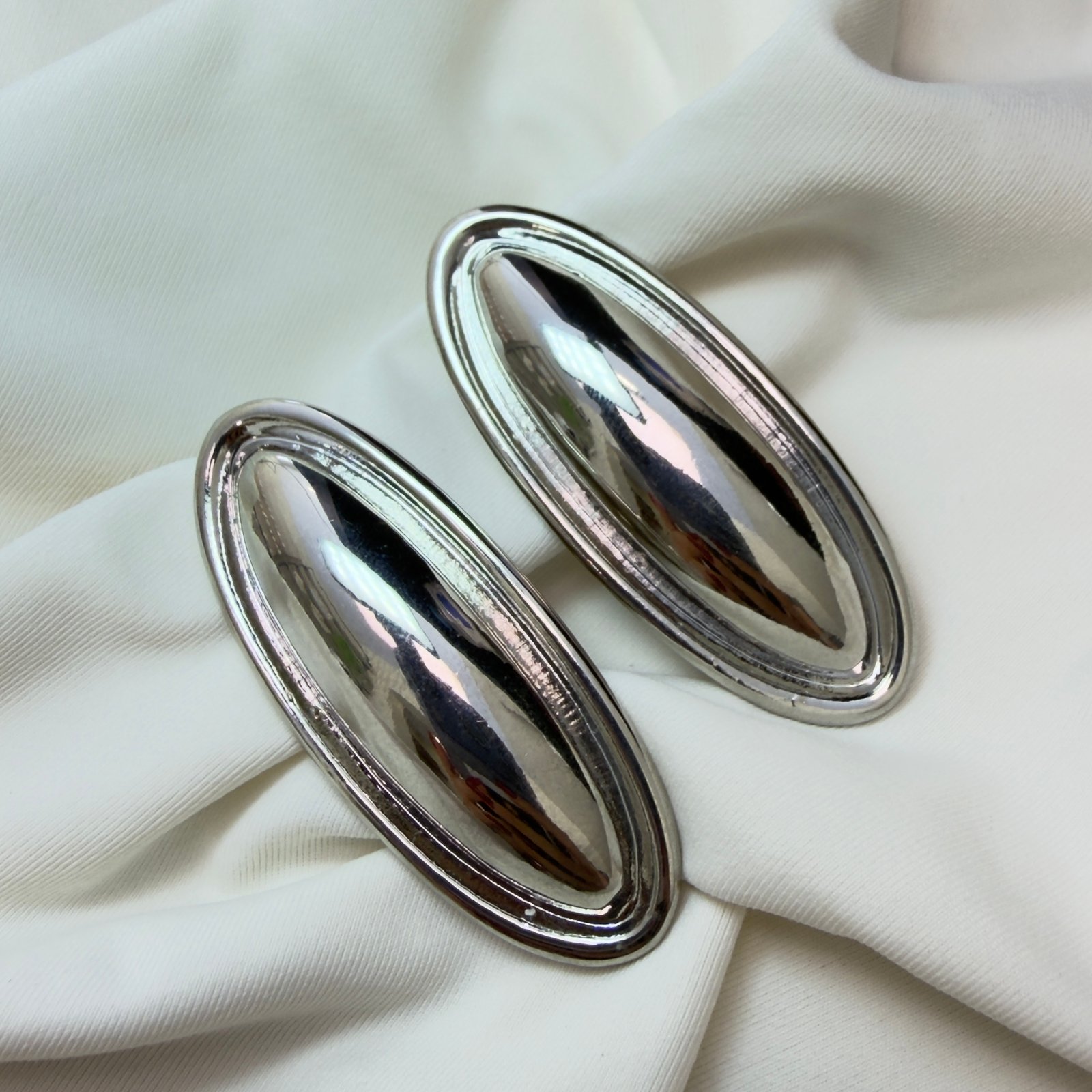 Brinco Oval Aurea Prata