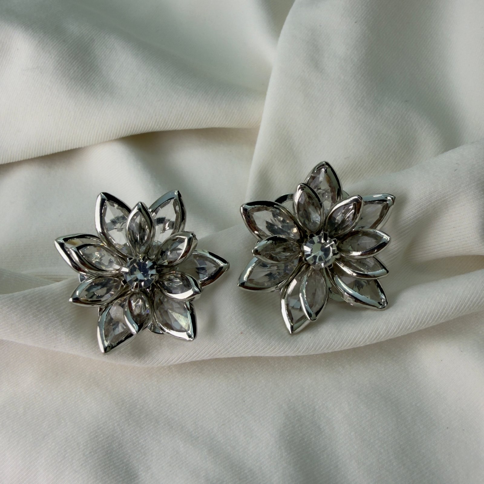 Brinco Crystal Flower